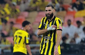 0-0！阿森纳战平利物浦，5连胜终结仍6分领跑，马丁内利巨大争议